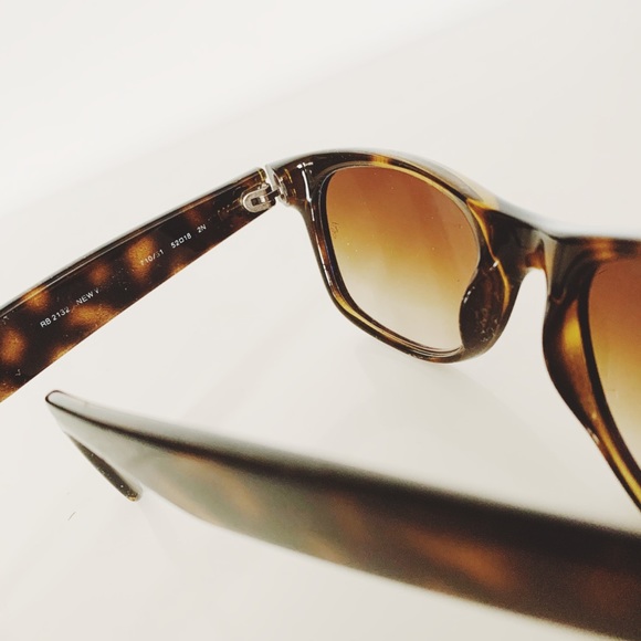 Classic Wayfarer RayBan Sunglasses - Picture 4 of 4